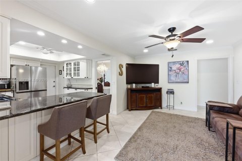 House in Plantation, Florida 4 bedrooms, 192.68 sq.m. № 2033283 - photo 15