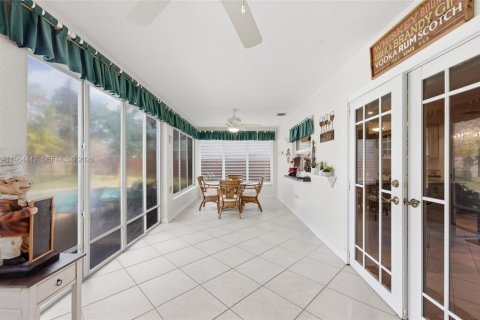House in Plantation, Florida 4 bedrooms, 192.68 sq.m. № 2033283 - photo 30