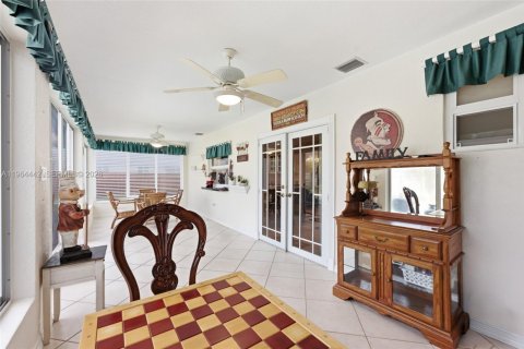 House in Plantation, Florida 4 bedrooms, 192.68 sq.m. № 2033283 - photo 28