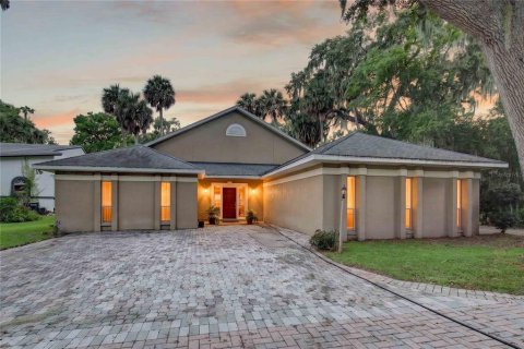 Villa ou maison à louer à Mount Dora, Floride: 3 chambres, 202.62 m2 № 2109469 - photo 2