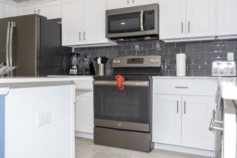 Condo in Kissimmee, Florida, 2 bedrooms in STOREY LAKE  № 1068859 - photo 8