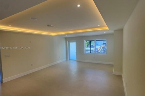 House in Hialeah, Florida 2 bedrooms, 105.82 sq.m. № 2168643 - photo 10