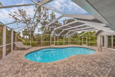 House in Placida, Florida 3 bedrooms, 217.95 sq.m. № 1775396 - photo 5