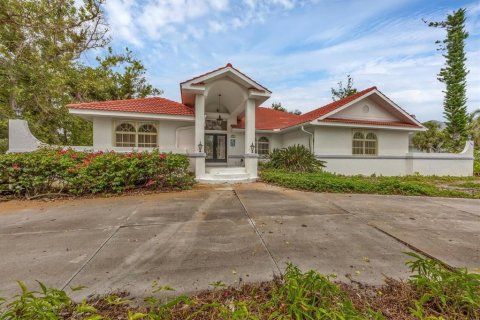 House in Placida, Florida 3 bedrooms, 217.95 sq.m. № 1775396 - photo 1