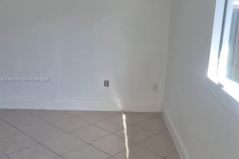 Copropriété à louer à Hialeah, Floride: 2 chambres, 101.26 m2 № 2049841 - photo 6