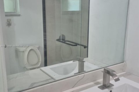 Copropriété à louer à Hialeah, Floride: 2 chambres, 101.26 m2 № 2049841 - photo 9