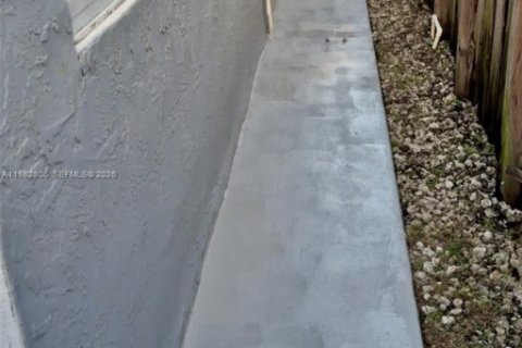 Copropriété à louer à Hialeah, Floride: 2 chambres, 101.26 m2 № 2049841 - photo 5