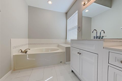 Casa en venta en Riverview, Florida, 4 dormitorios, 172.61 m2 № 1909248 - foto 13