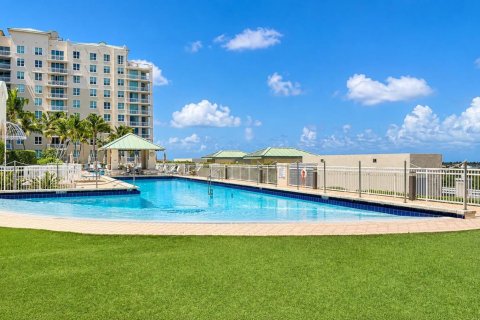 Condo à Boynton Beach, Floride, 2 chambres  № 2251005