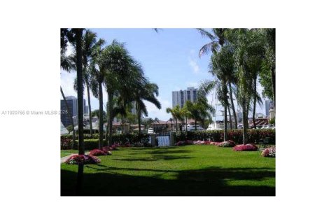Copropriété à louer à Aventura, Floride: 2 chambres, 135.64 m2 № 1975173 - photo 10