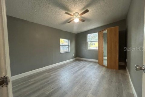 House in Orlando, Florida 4 bedrooms, 104.98 sq.m. № 2210522 - photo 7