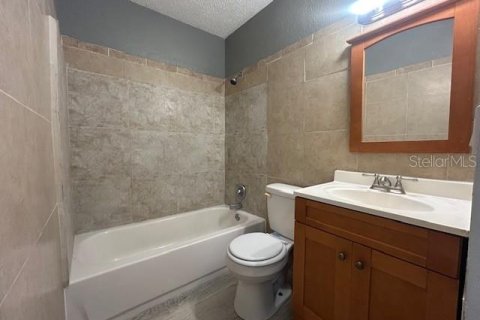 House in Orlando, Florida 4 bedrooms, 104.98 sq.m. № 2210522 - photo 14