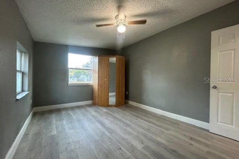 House in Orlando, Florida 4 bedrooms, 104.98 sq.m. № 2210522 - photo 6