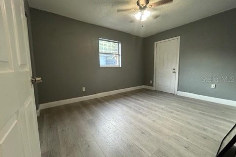 House in Orlando, Florida 4 bedrooms, 104.98 sq.m. № 2210522 - photo 16