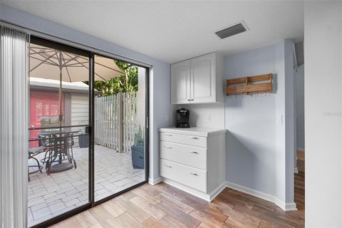 Touwnhouse à vendre à Oldsmar, Floride: 2 chambres, 111.48 m2 № 1620242 - photo 11