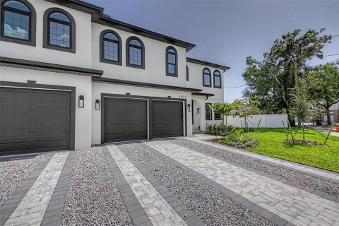 Touwnhouse à vendre à Tampa, Floride: 4 chambres, 289.58 m2 № 2199396 - photo 4