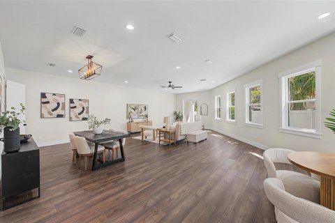 Touwnhouse à vendre à Tampa, Floride: 4 chambres, 289.58 m2 № 2199396 - photo 12
