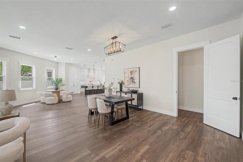 Touwnhouse à vendre à Tampa, Floride: 4 chambres, 289.58 m2 № 2199396 - photo 10