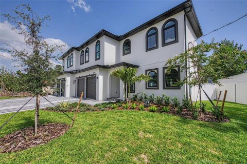 Townhouse in Tampa, Florida 4 bedrooms, 289.58 sq.m. № 2199396