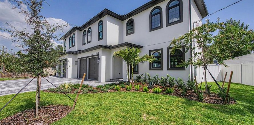 Touwnhouse à Tampa, Floride 4 chambres, 289.58 m2 № 2199396