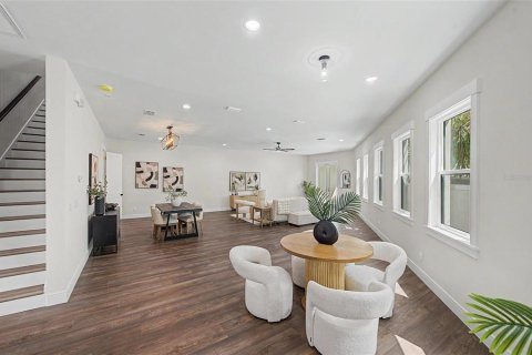Touwnhouse à vendre à Tampa, Floride: 4 chambres, 289.58 m2 № 2199396 - photo 14