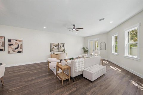 Touwnhouse à vendre à Tampa, Floride: 4 chambres, 289.58 m2 № 2199396 - photo 15