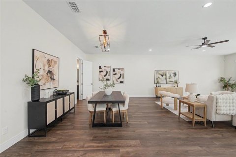 Touwnhouse à vendre à Tampa, Floride: 4 chambres, 289.58 m2 № 2199396 - photo 11