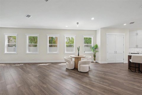 Touwnhouse à vendre à Tampa, Floride: 4 chambres, 289.58 m2 № 2199396 - photo 17