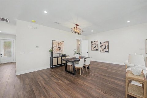 Touwnhouse à vendre à Tampa, Floride: 4 chambres, 289.58 m2 № 2199396 - photo 13