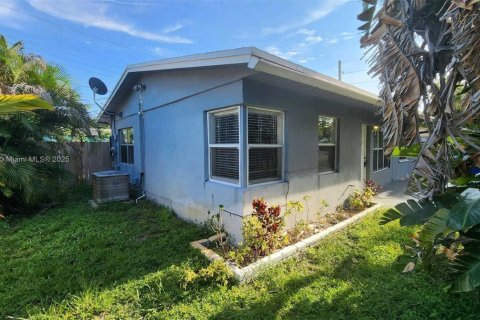 House in Pompano Beach, Florida 3 bedrooms, 103.77 sq.m. № 1823544 - photo 5