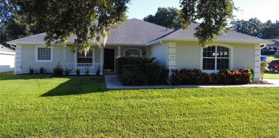 Villa ou maison à Clermont, Floride 3 chambres, 189.06 m2 № 1909987