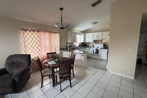 Casa en venta en Orlando, Florida, 3 dormitorios, 105.91 m2 № 1914114 - foto 2