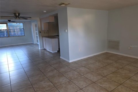 Villa ou maison à louer à Holiday, Floride: 3 chambres, 114.83 m2 № 2144167 - photo 5