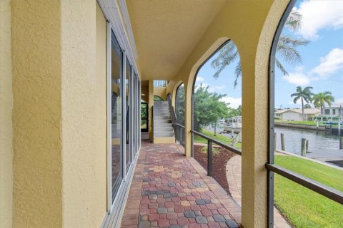Casa en alquiler en Punta Gorda, Florida, 4 dormitorios, 320.42 m2 № 1915344 - foto 13