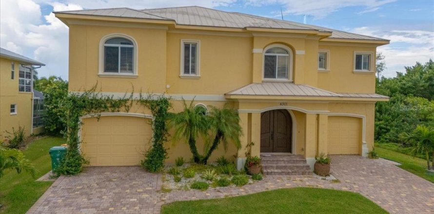 Casa en Punta Gorda, Florida 4 dormitorios, 320.42 m2 № 1915344