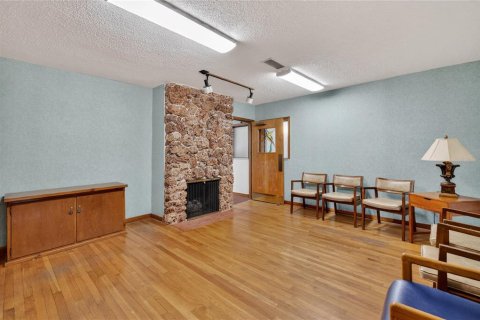 Immobilier commercial à louer à Leesburg, Floride: 187.01 m2 № 2095041 - photo 8