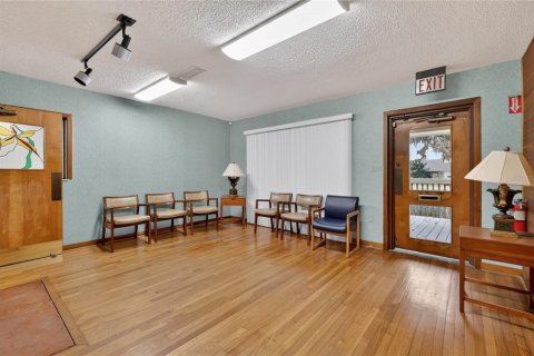 Immobilier commercial à louer à Leesburg, Floride: 187.01 m2 № 2095041 - photo 9