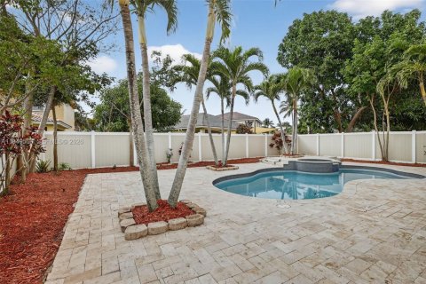 Villa ou maison à vendre à Pembroke Pines, Floride: 6 chambres, 254.55 m2 № 2026167 - photo 7