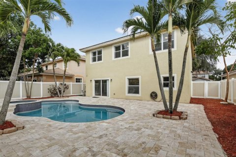 Villa ou maison à vendre à Pembroke Pines, Floride: 6 chambres, 254.55 m2 № 2026167 - photo 5