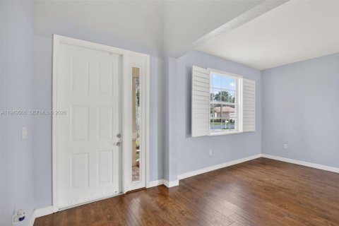 Villa ou maison à vendre à Pembroke Pines, Floride: 6 chambres, 254.55 m2 № 2026167 - photo 8