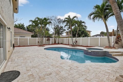 Villa ou maison à vendre à Pembroke Pines, Floride: 6 chambres, 254.55 m2 № 2026167 - photo 6