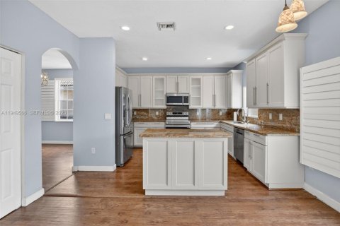 Villa ou maison à vendre à Pembroke Pines, Floride: 6 chambres, 254.55 m2 № 2026167 - photo 15