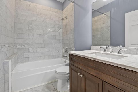 Villa ou maison à vendre à Pembroke Pines, Floride: 6 chambres, 254.55 m2 № 2026167 - photo 19