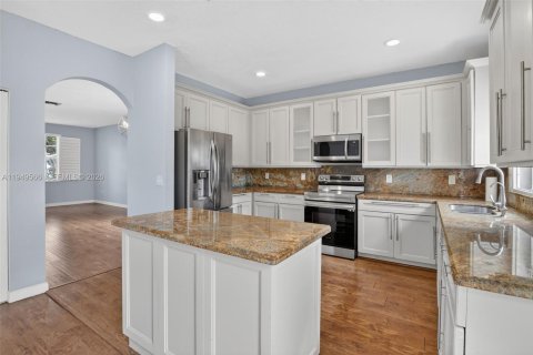 Villa ou maison à vendre à Pembroke Pines, Floride: 6 chambres, 254.55 m2 № 2026167 - photo 13