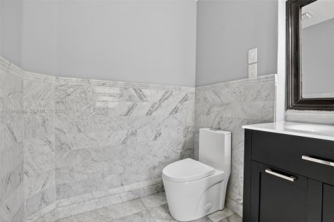 Villa ou maison à vendre à Pembroke Pines, Floride: 6 chambres, 254.55 m2 № 2026167 - photo 23