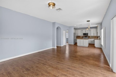 Villa ou maison à vendre à Pembroke Pines, Floride: 6 chambres, 254.55 m2 № 2026167 - photo 17