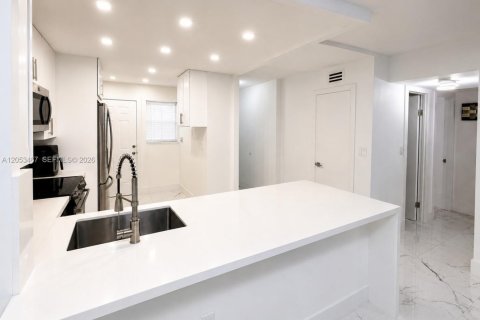 Copropriété à vendre à Miami, Floride: 2 chambres, 122.35 m2 № 2293544 - photo 3