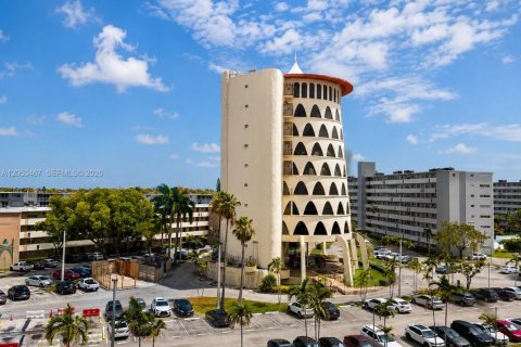 Copropriété à vendre à Miami, Floride: 2 chambres, 122.35 m2 № 2293544 - photo 26