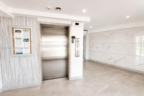 Copropriété à vendre à Miami, Floride: 2 chambres, 122.35 m2 № 2293544 - photo 19