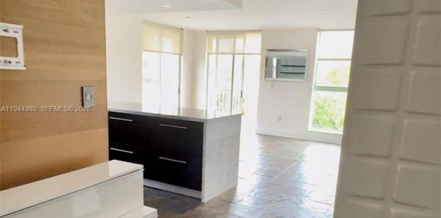 Condo à North Miami Beach, Floride, 2 chambres  № 2004010